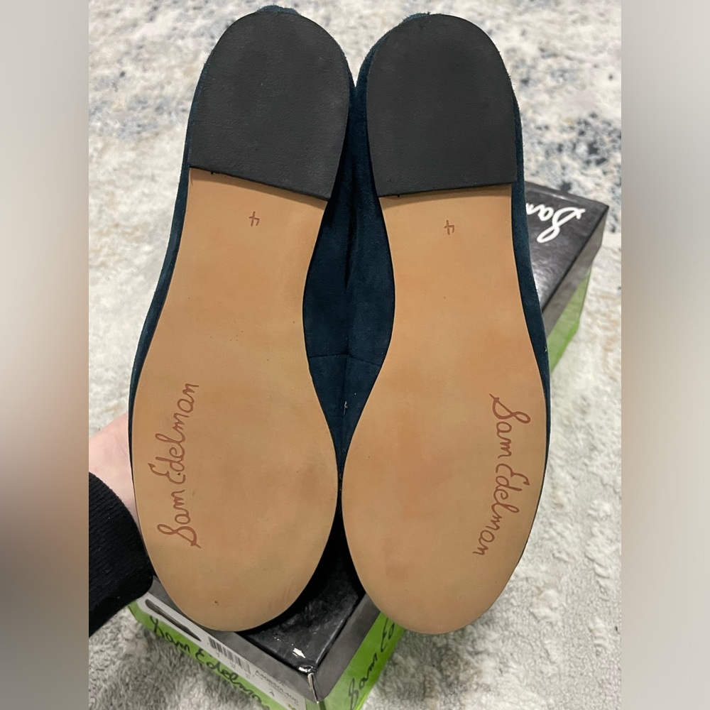 New in Box SAM EDELMAN Felicia Flat Suede Navy (Dark Teal) SIZE 4, NOT A 5 - Picture 3 of 10